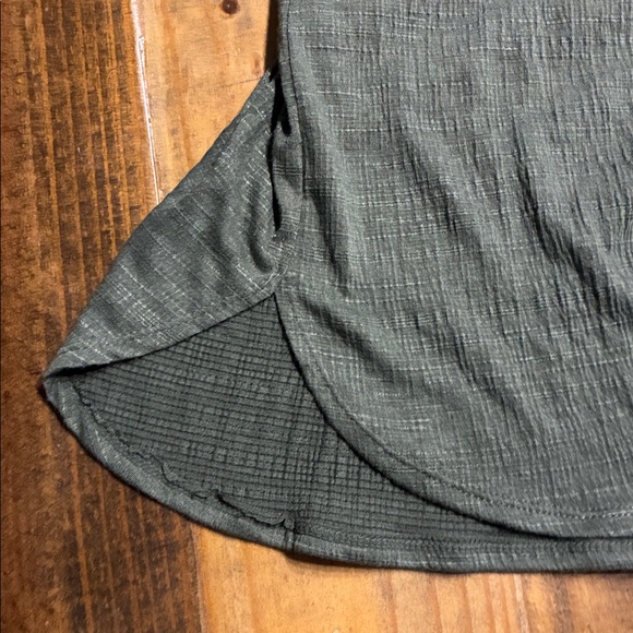 NEW Max Studio olive green 3/4 pretty top size 2X - Picture 6 of 10